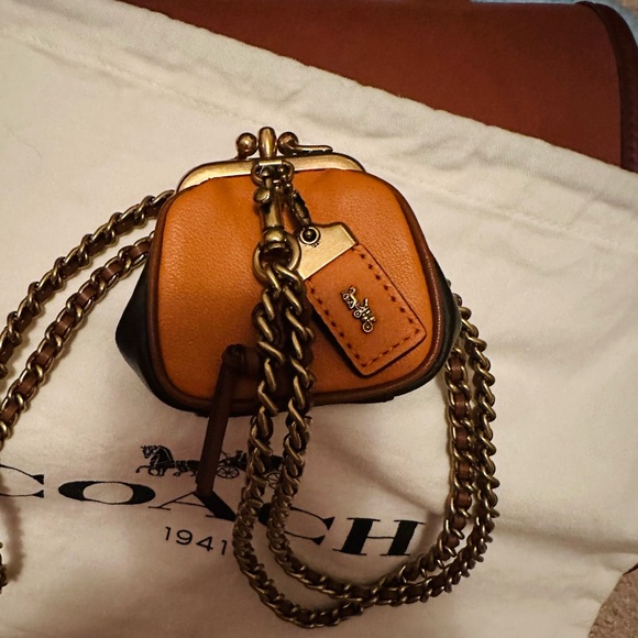 Coach Kisslock Pouch with Rexy and Carriage Print. Single Clasp  Brass Chain. - Picture 4 of 10